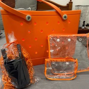 BIG…. Large size BOGG bag color - Orange 🧡